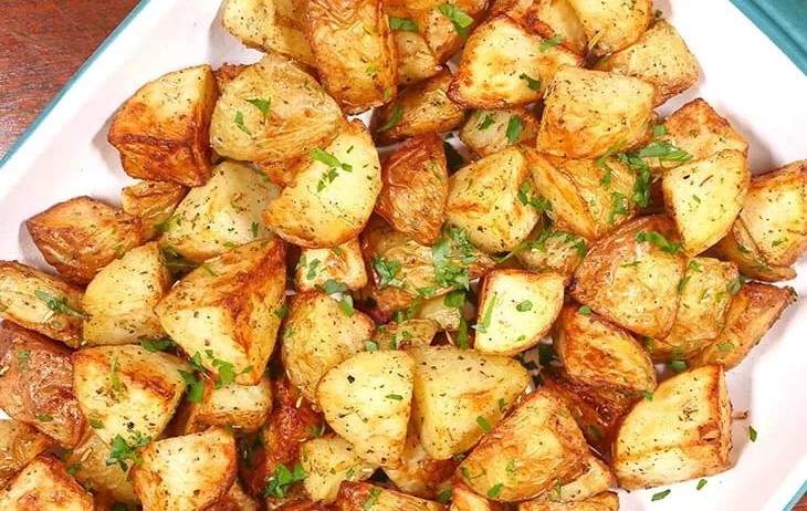 Air-Fryer-Roast-Potatoes- 5